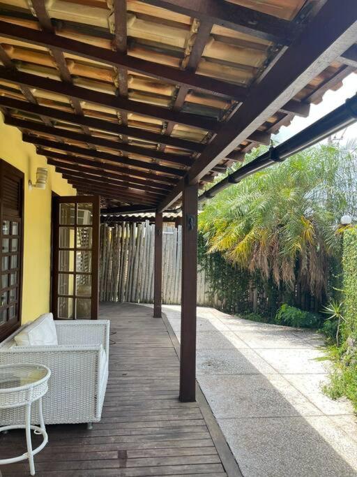 Linda casa em condomínio