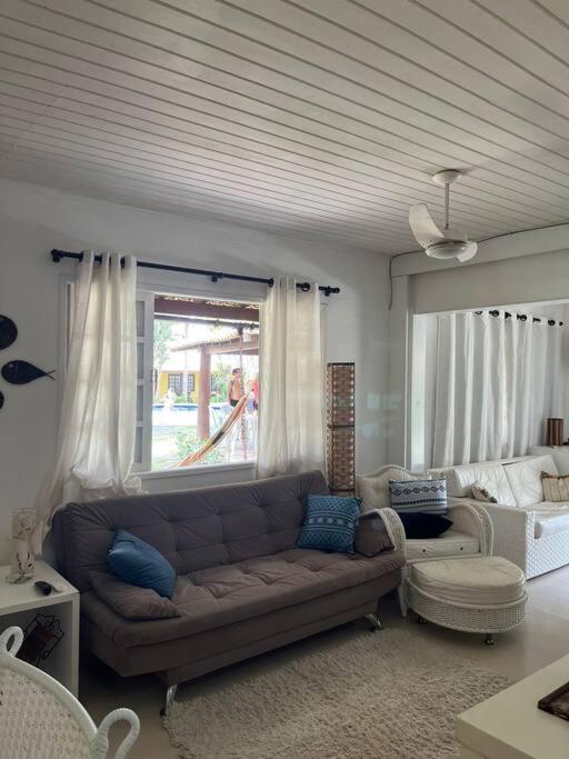 Linda casa em condomínio