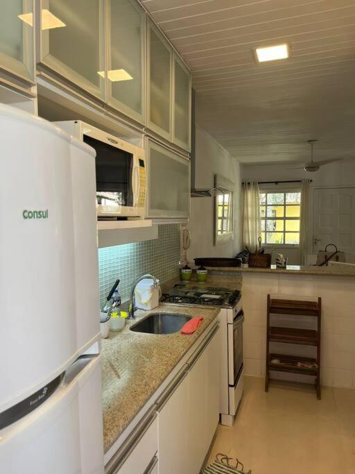 Linda casa em condomínio