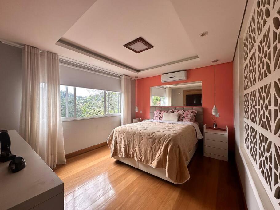 Luxo e conforto a 15 minutos do centro de Petrópolis