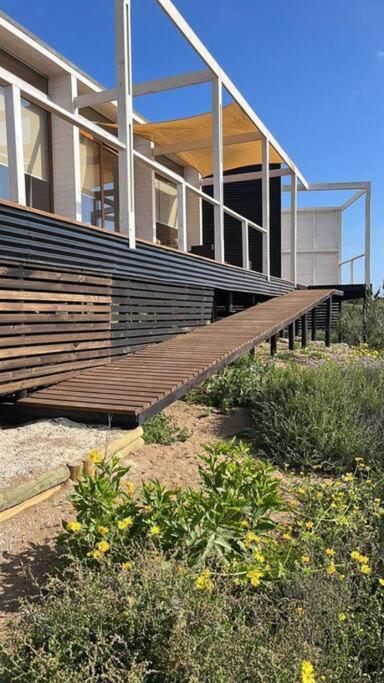 Maravillosa casa con vista panorámica en exclusivo condominio Ocho Quebradas