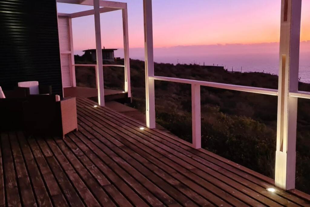 Maravillosa casa con vista panorámica en exclusivo condominio Ocho Quebradas