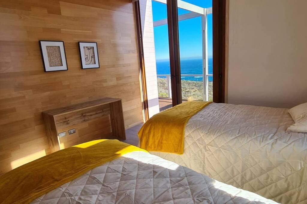 Maravillosa casa con vista panorámica en exclusivo condominio Ocho Quebradas