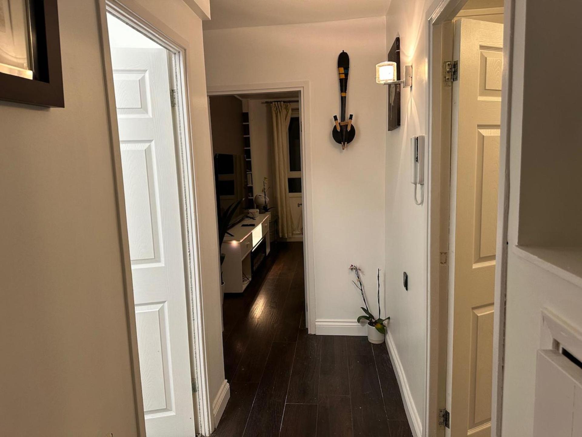 Amazing 1Bd Apt w Fireplace & High-Speed WiFi