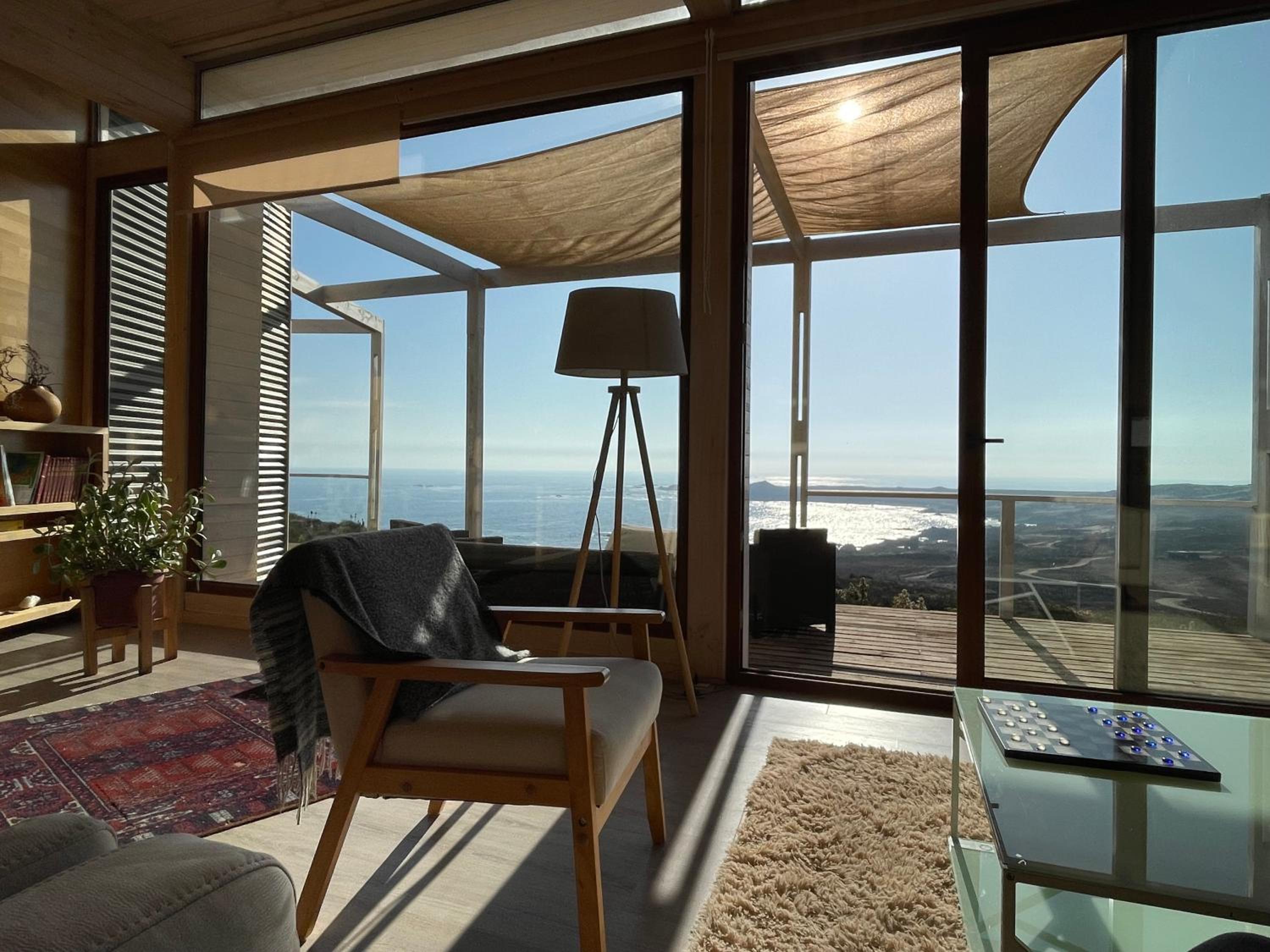 Maravillosa casa con vista panorámica en exclusivo condominio Ocho Quebradas