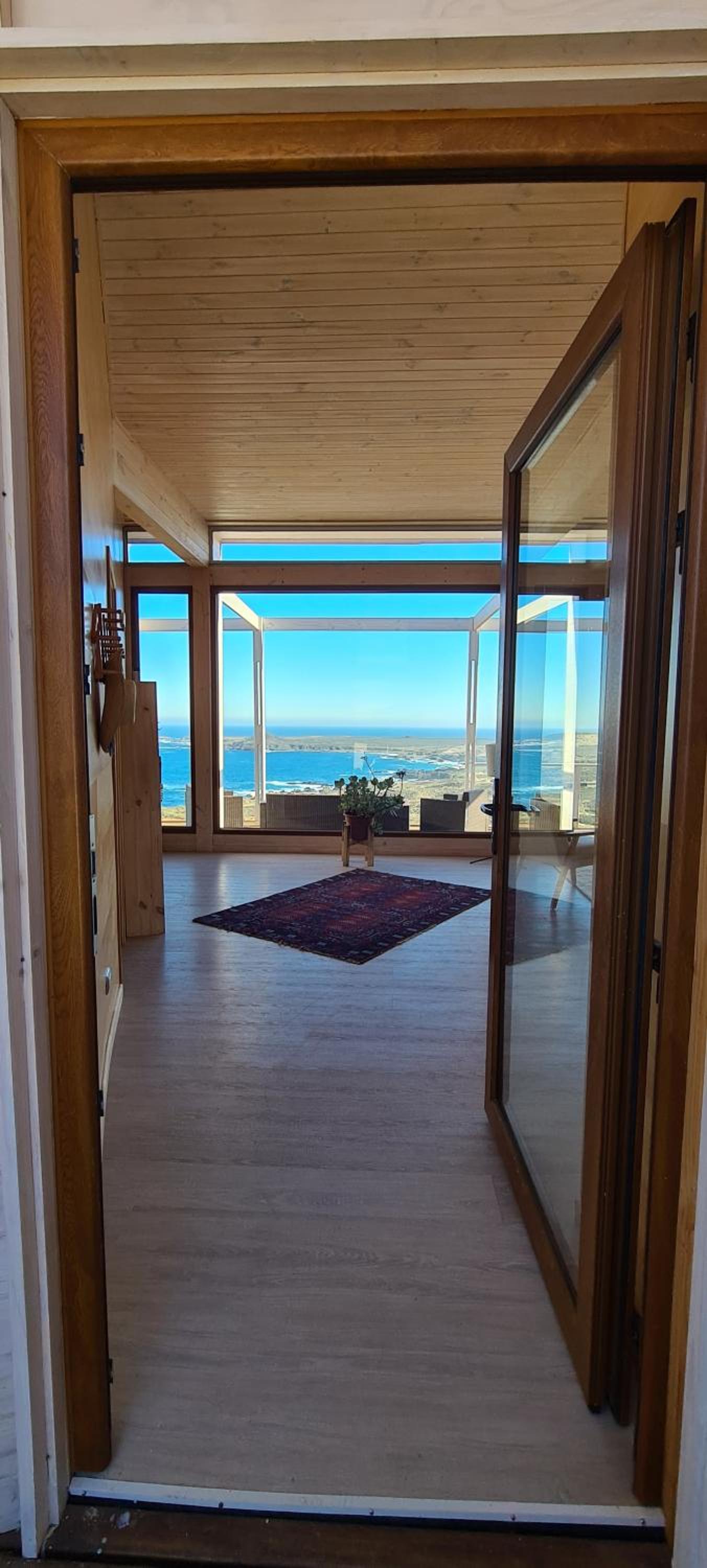 Maravillosa casa con vista panorámica en exclusivo condominio Ocho Quebradas