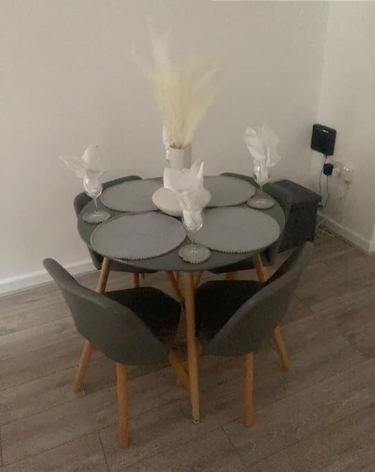 Hotel Terrace with a Twist! - Image 1