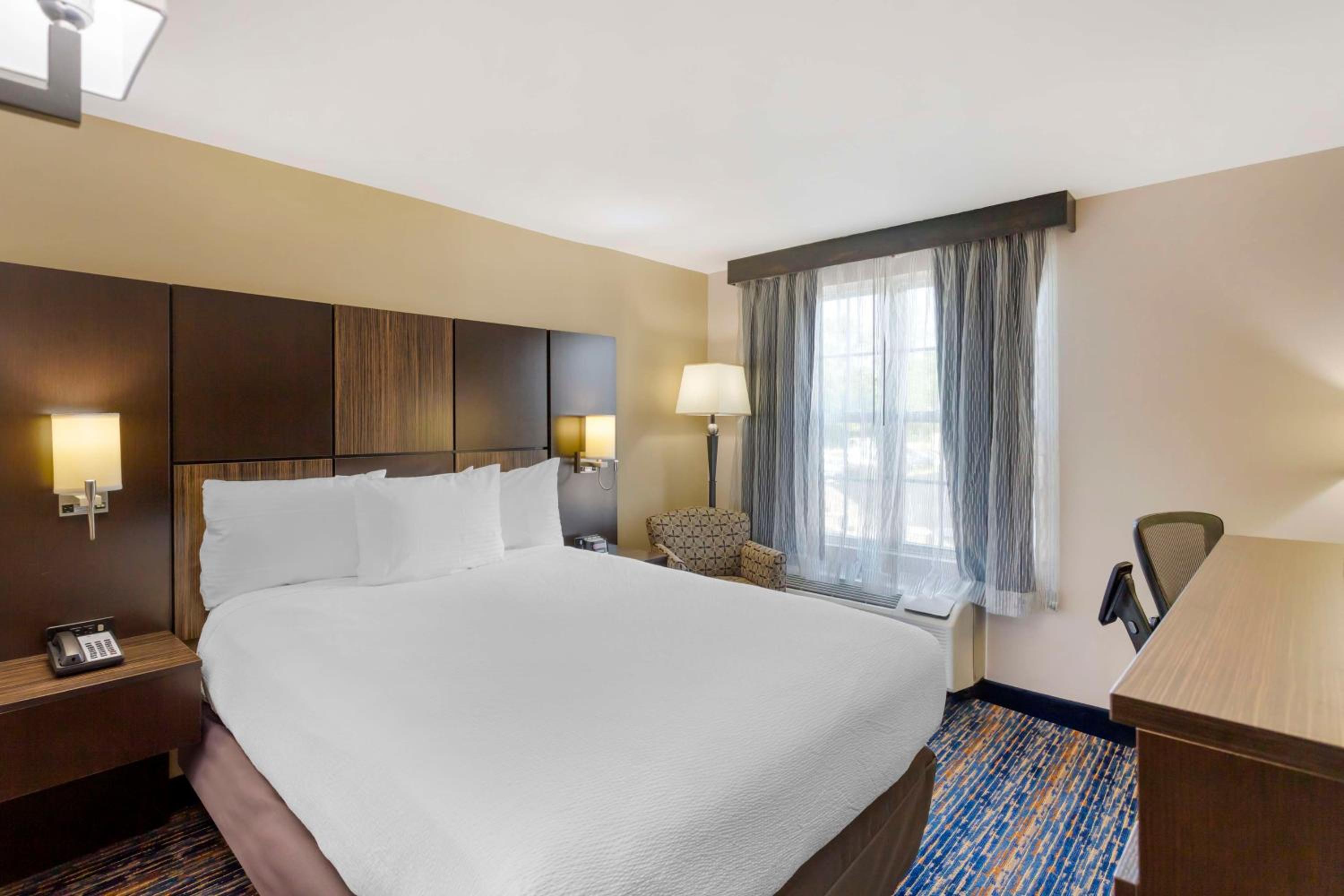 Fairfield Vacations - Best Western Plus Fairfield Hotel - Property Image 1