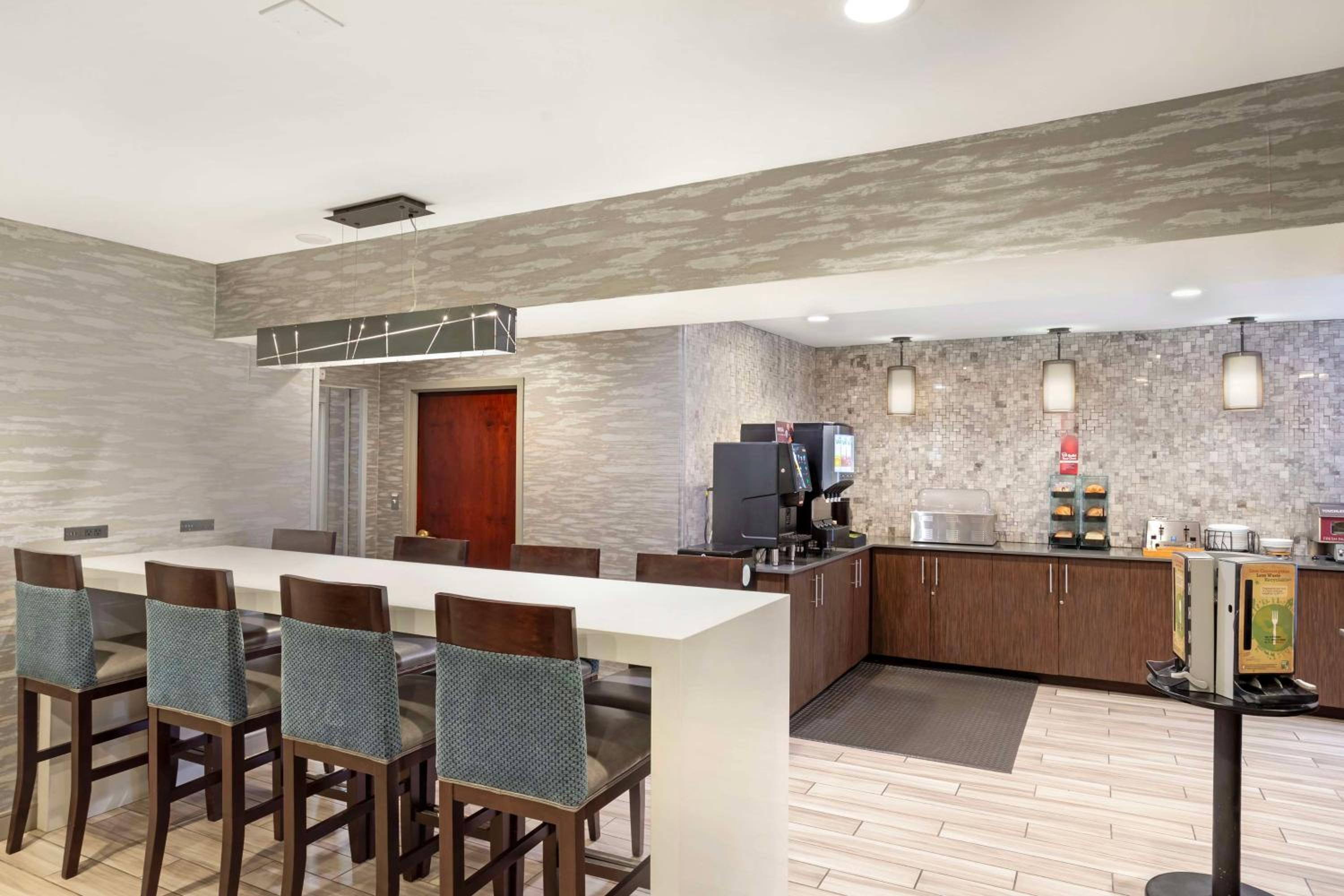 Fairfield Vacations - Best Western Plus Fairfield Hotel - Property Image 18