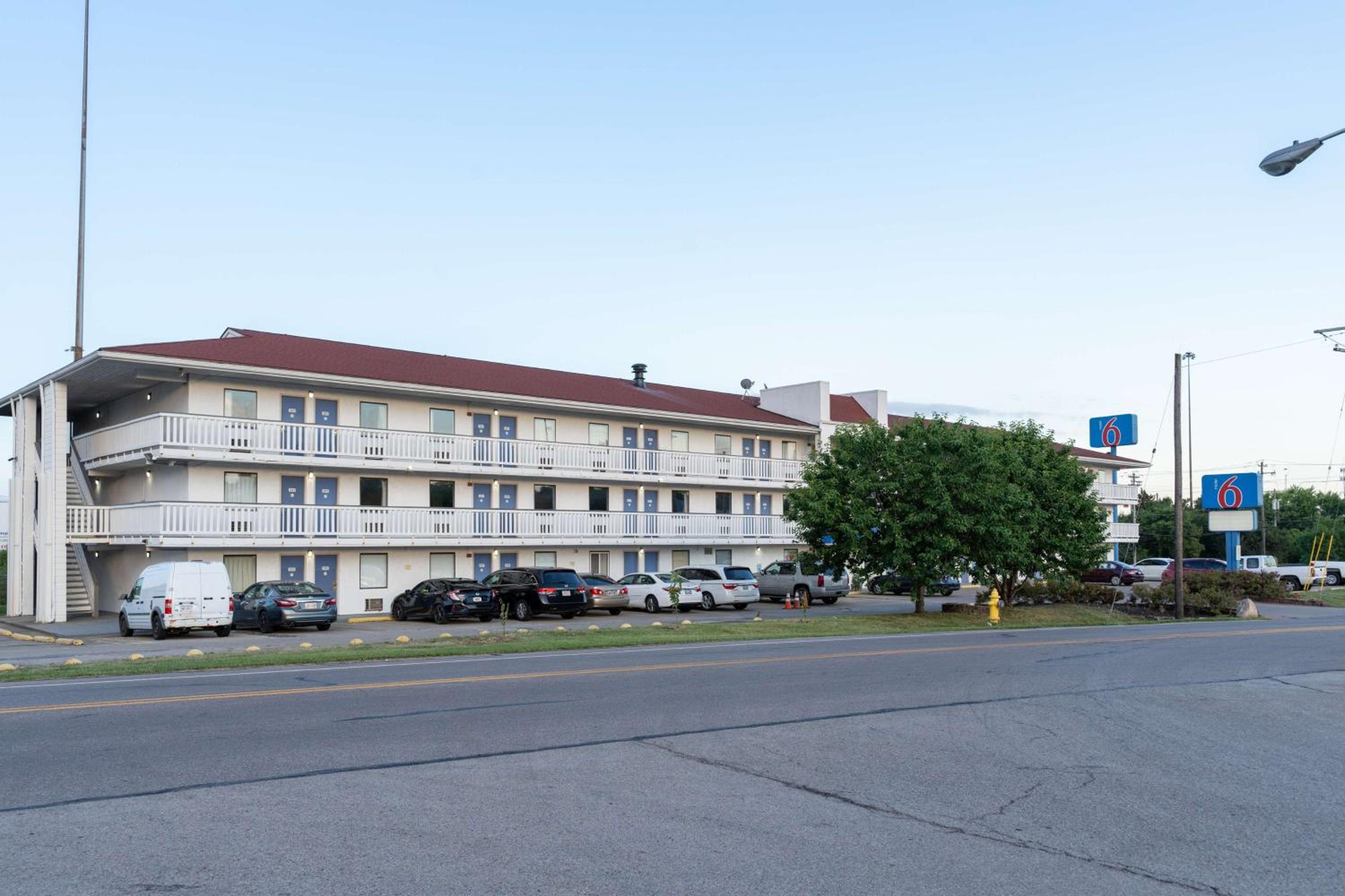 Motel 6-Cincinnati, OH view 5