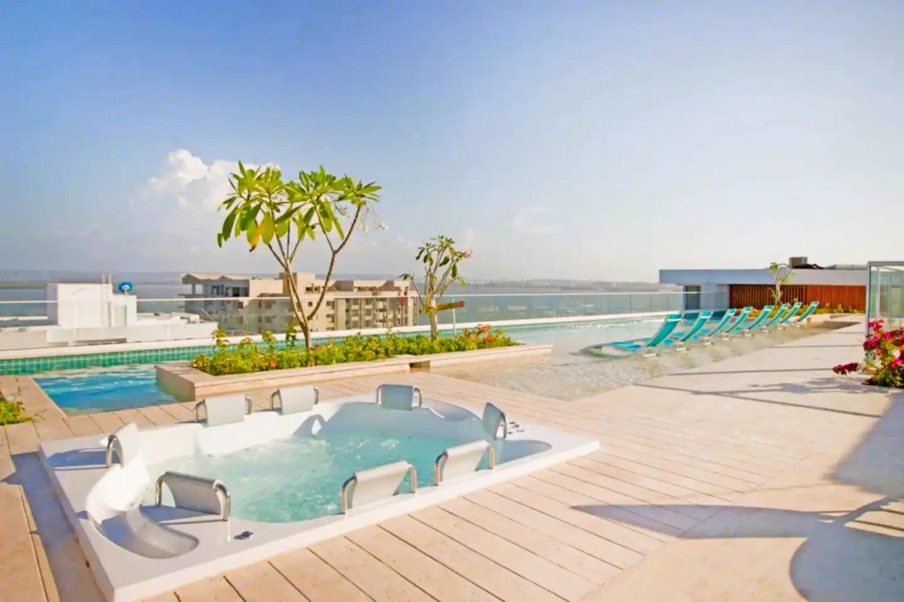 LINDO - Jacuzzi privado - 3 Min Playa Azul