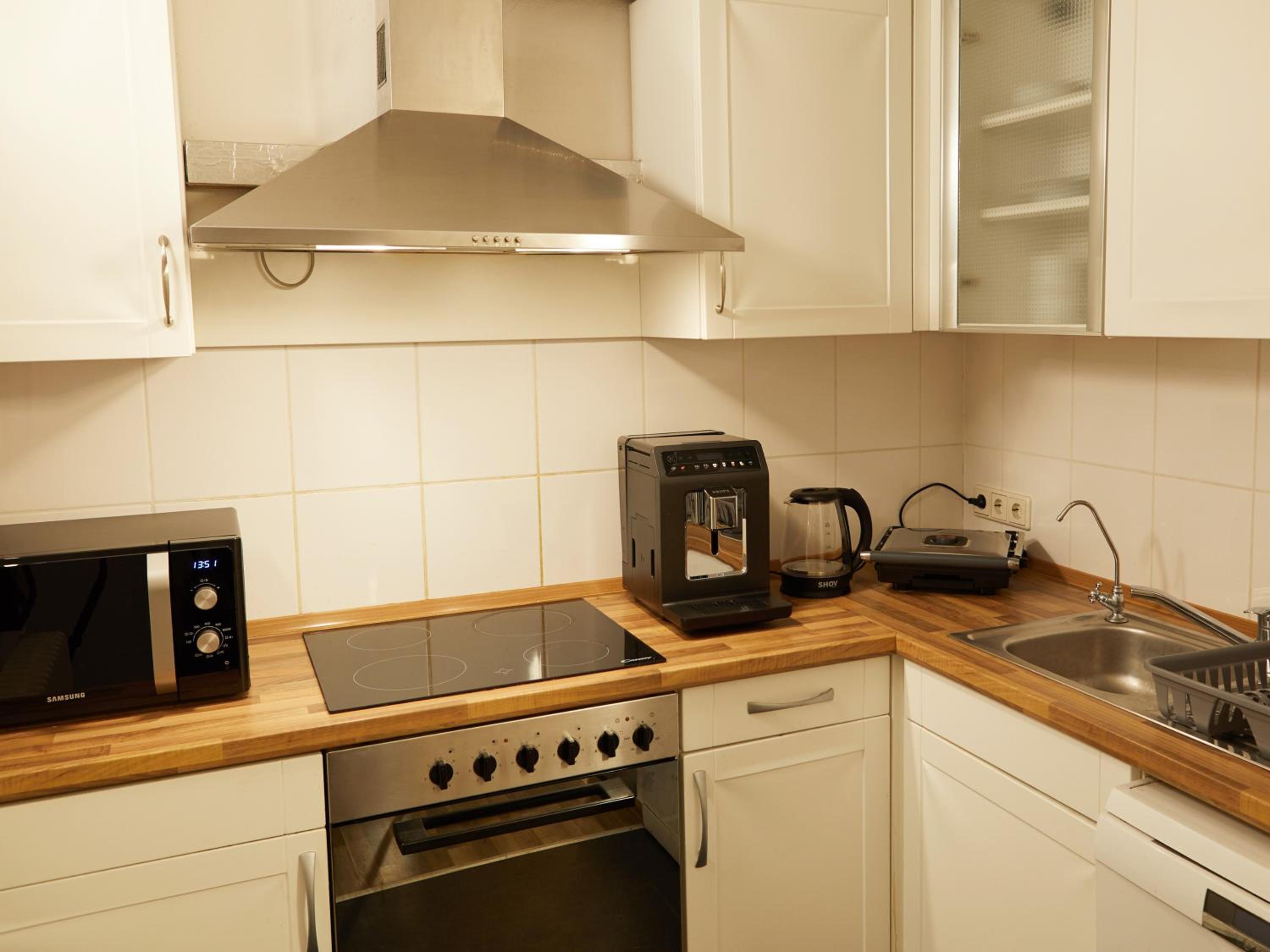 95m2 Loft Apartment mit Terasse 1B 2R Kreuzberg