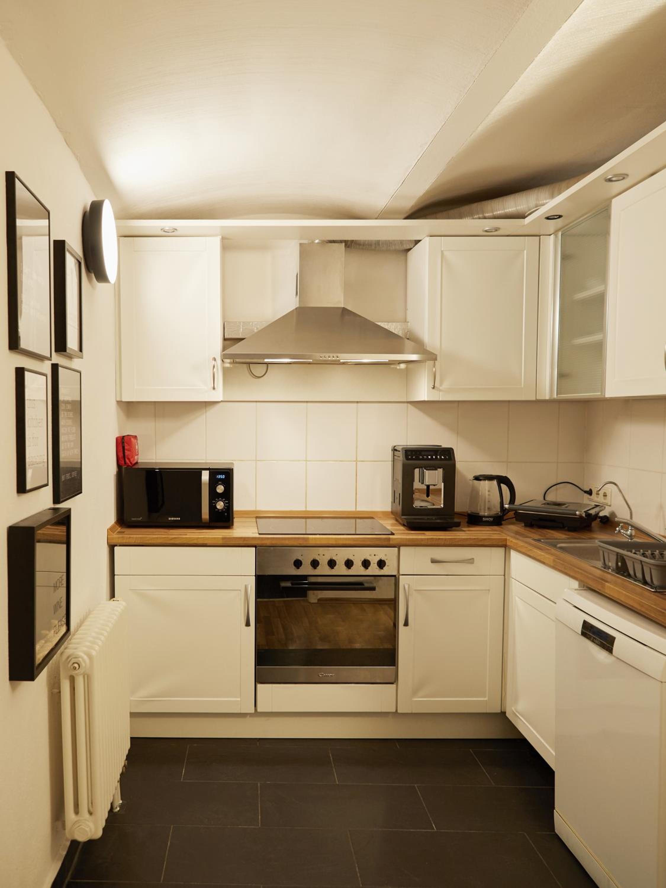 95m2 Loft Apartment mit Terasse 1B 2R Kreuzberg