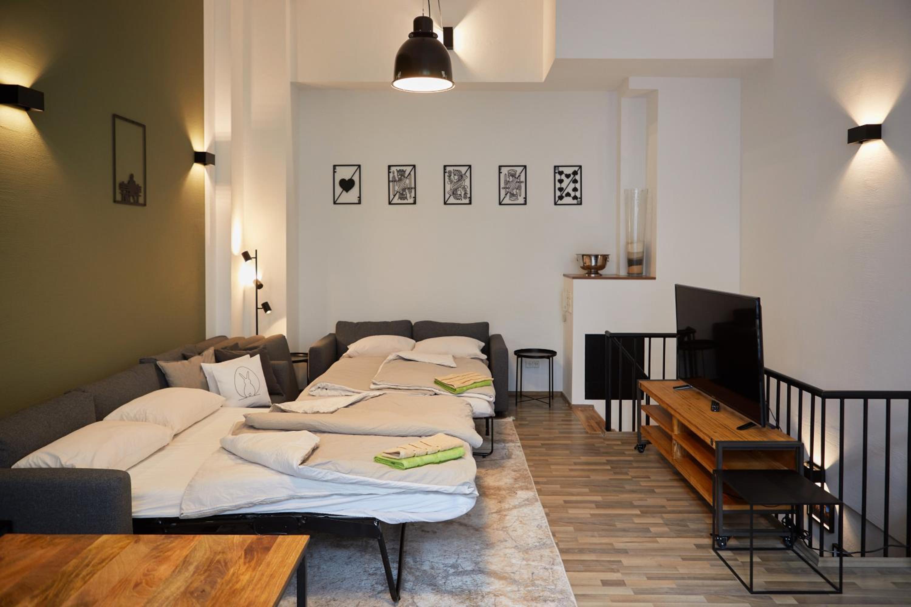 95m2 Loft Apartment mit Terasse 1B 2R Kreuzberg