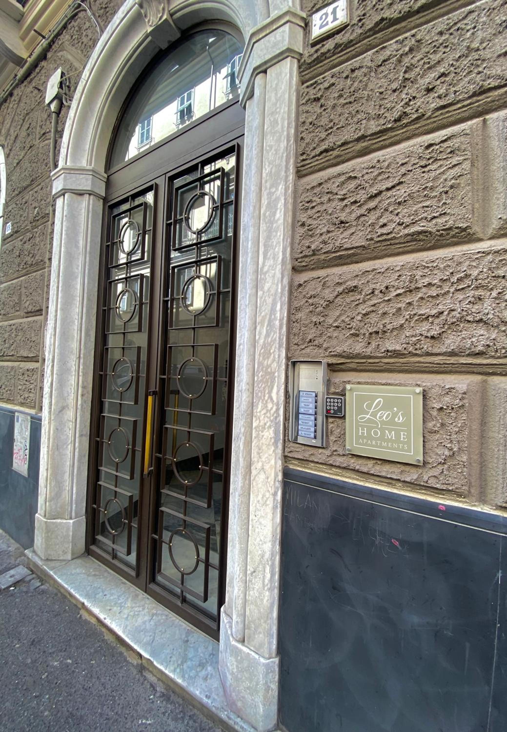 Hotel LEO'S HOME - Image 1