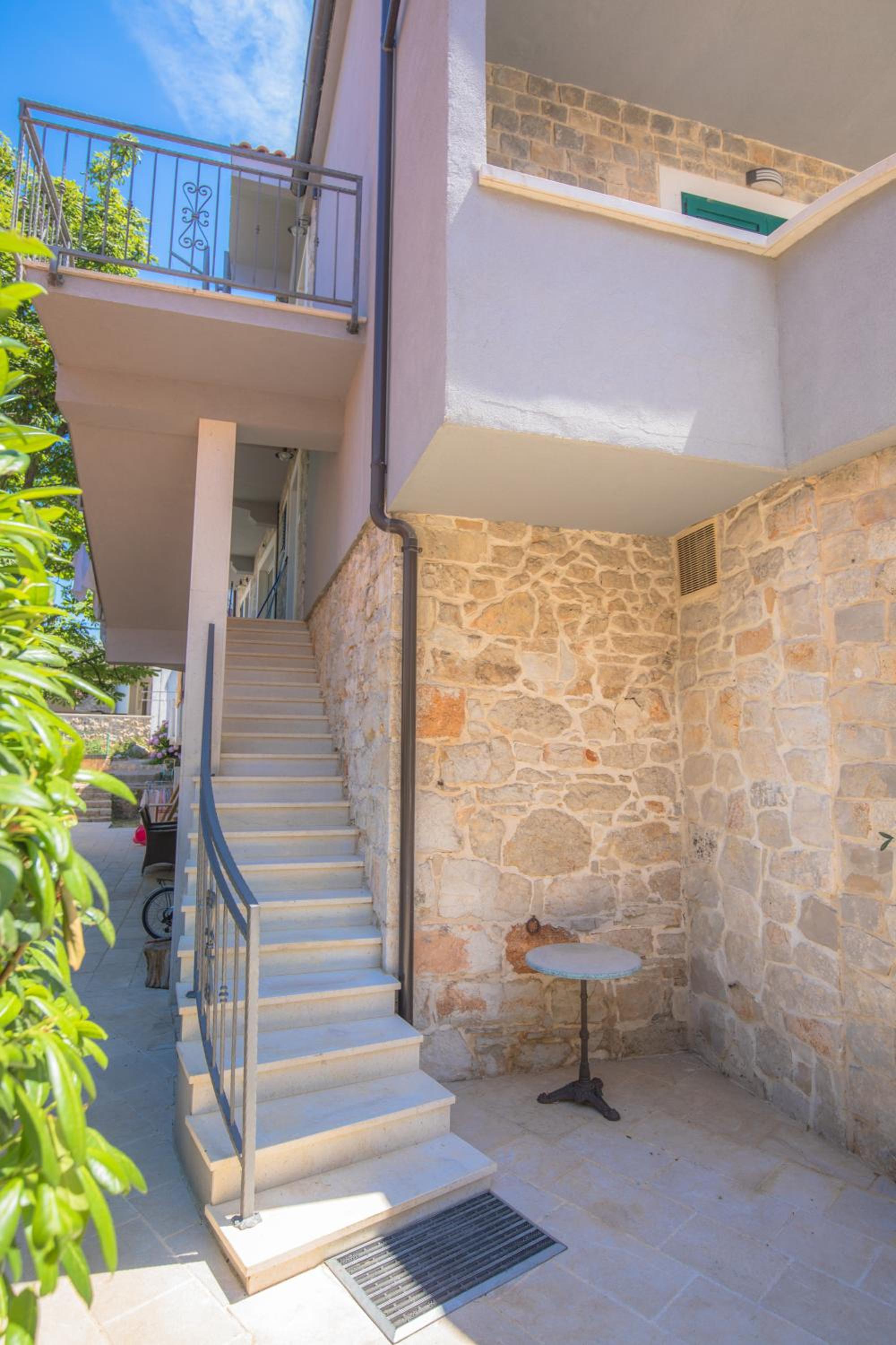 APARTMANI SLAMIĆ view 2
