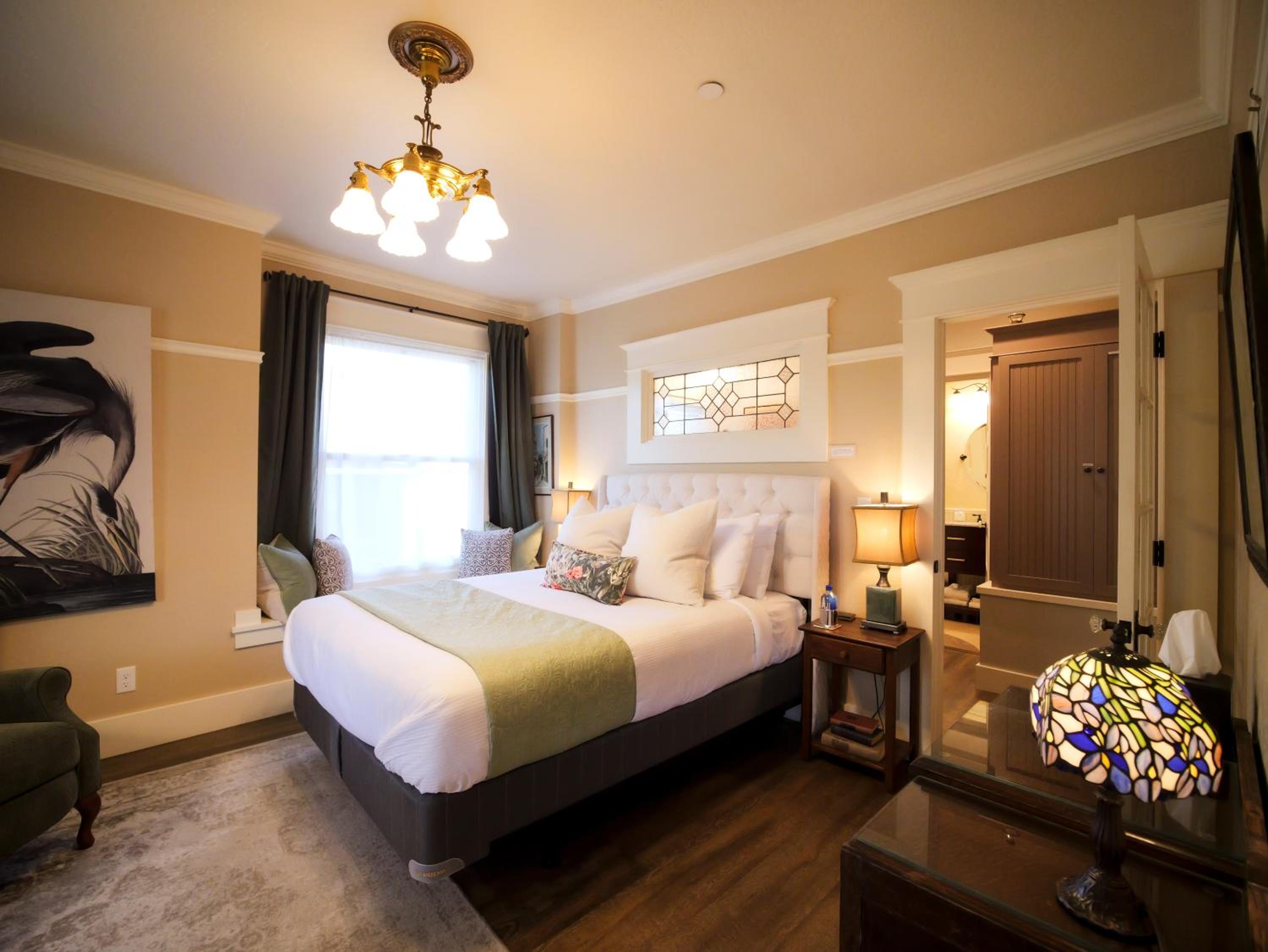 Ashland Vacations - Redtail Inn - 3 Suites Sleeps Up To 12 - Property Image 29