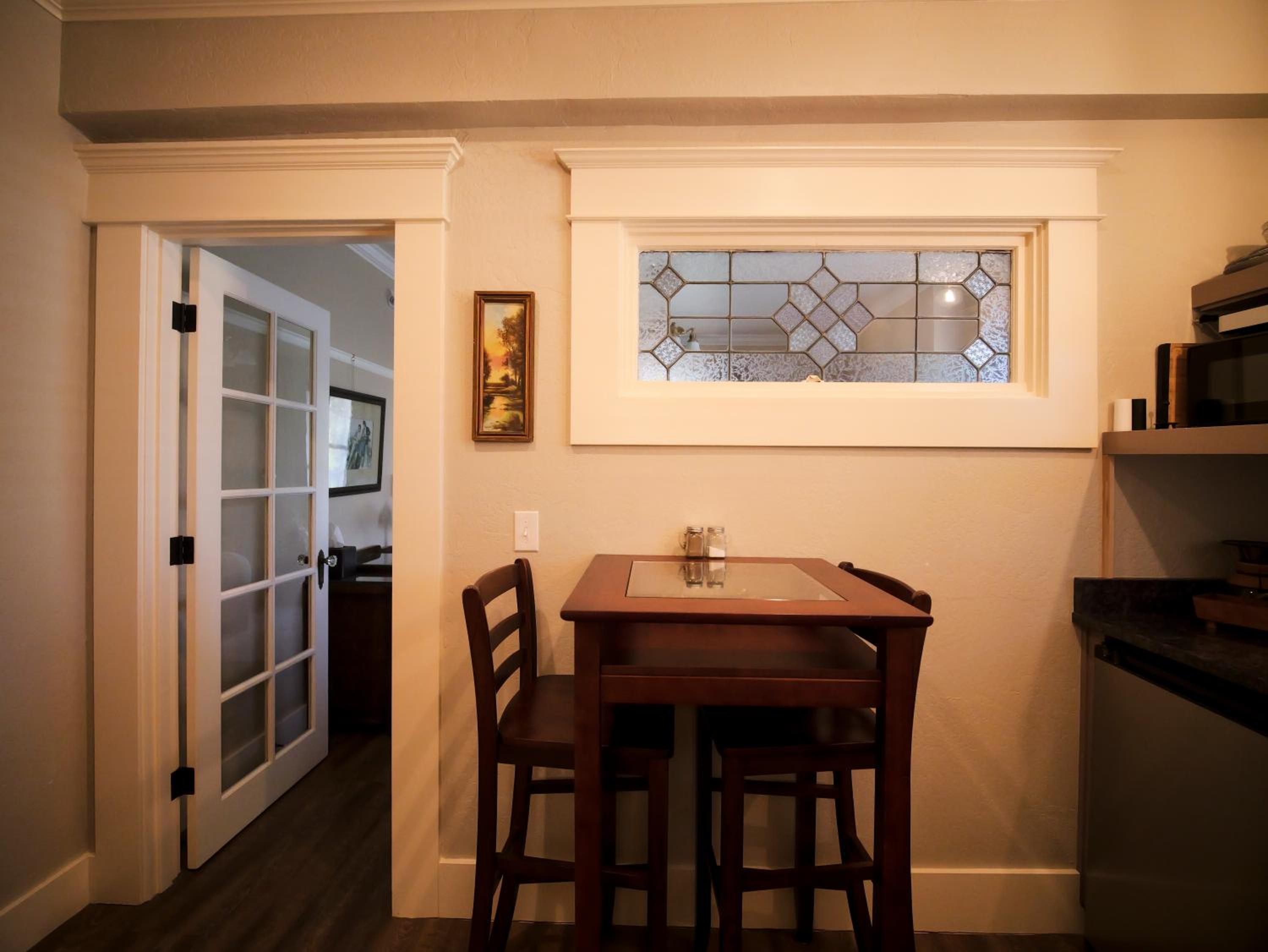 Ashland Vacations - Redtail Inn - 3 Suites Sleeps Up To 12 - Property Image 33