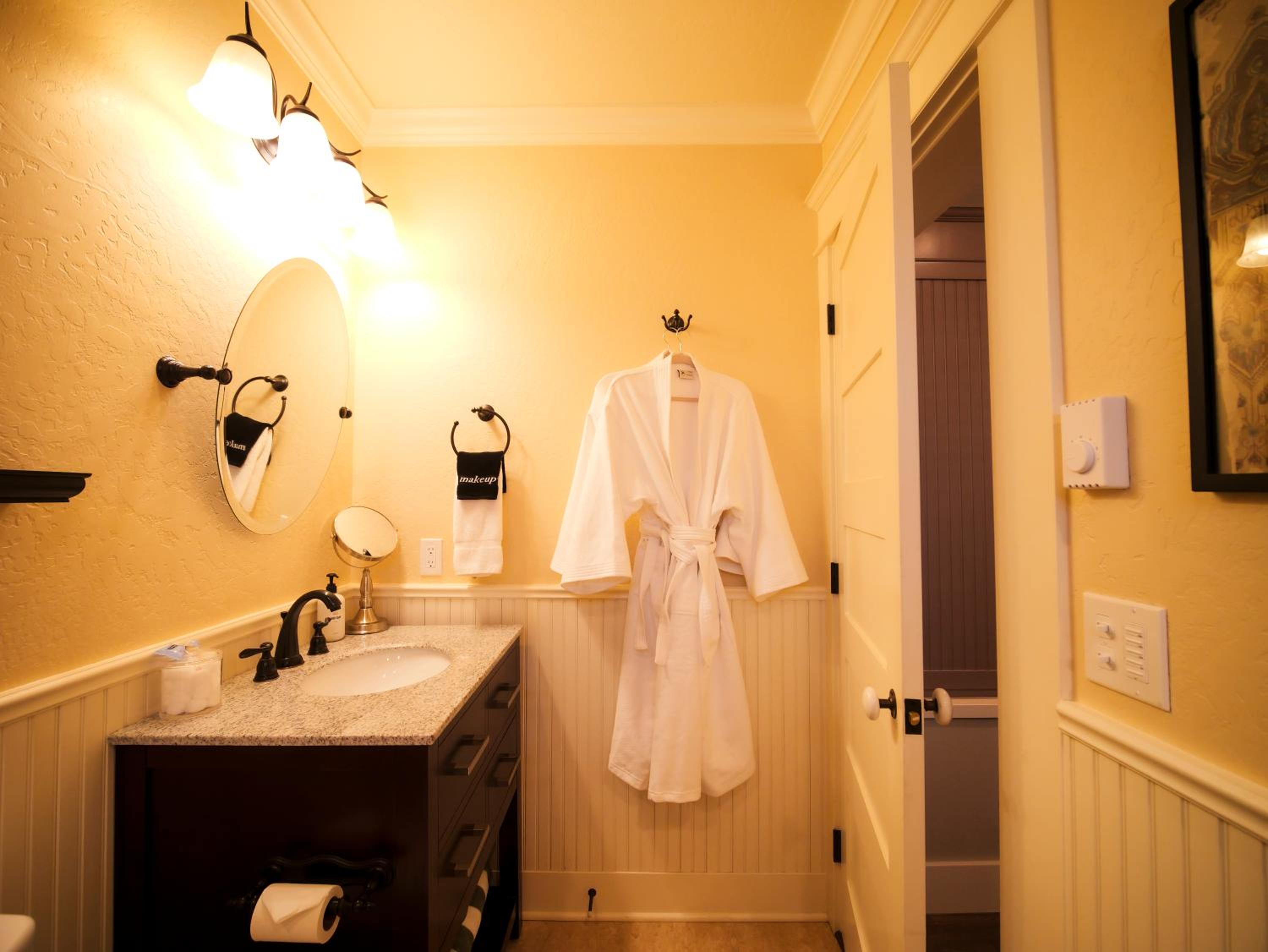 Ashland Vacations - Redtail Inn - 3 Suites Sleeps Up To 12 - Property Image 35