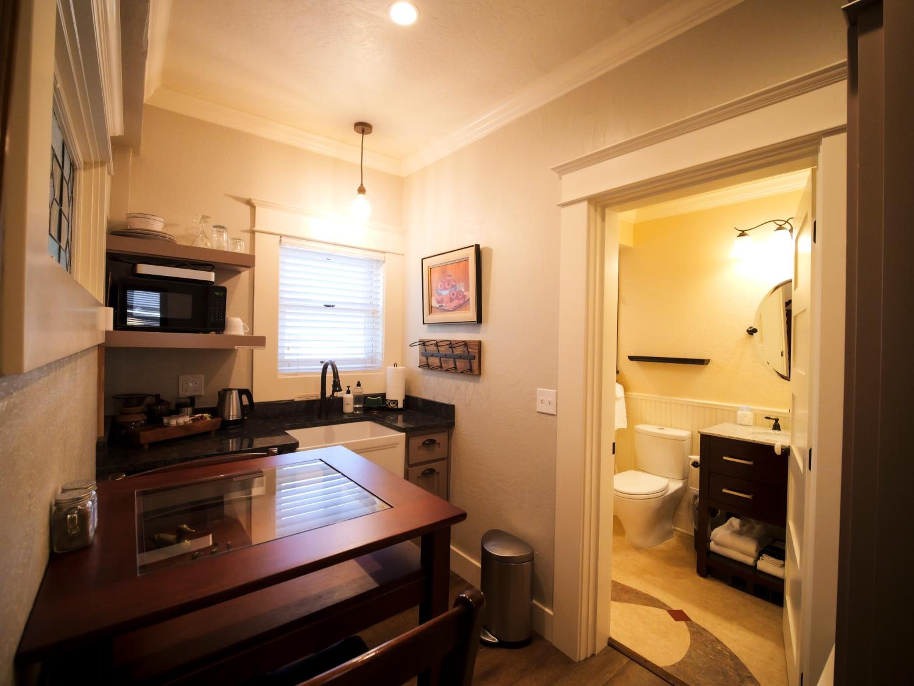 Ashland Vacations - Redtail Inn - 3 Suites Sleeps Up To 12 - Property Image 40