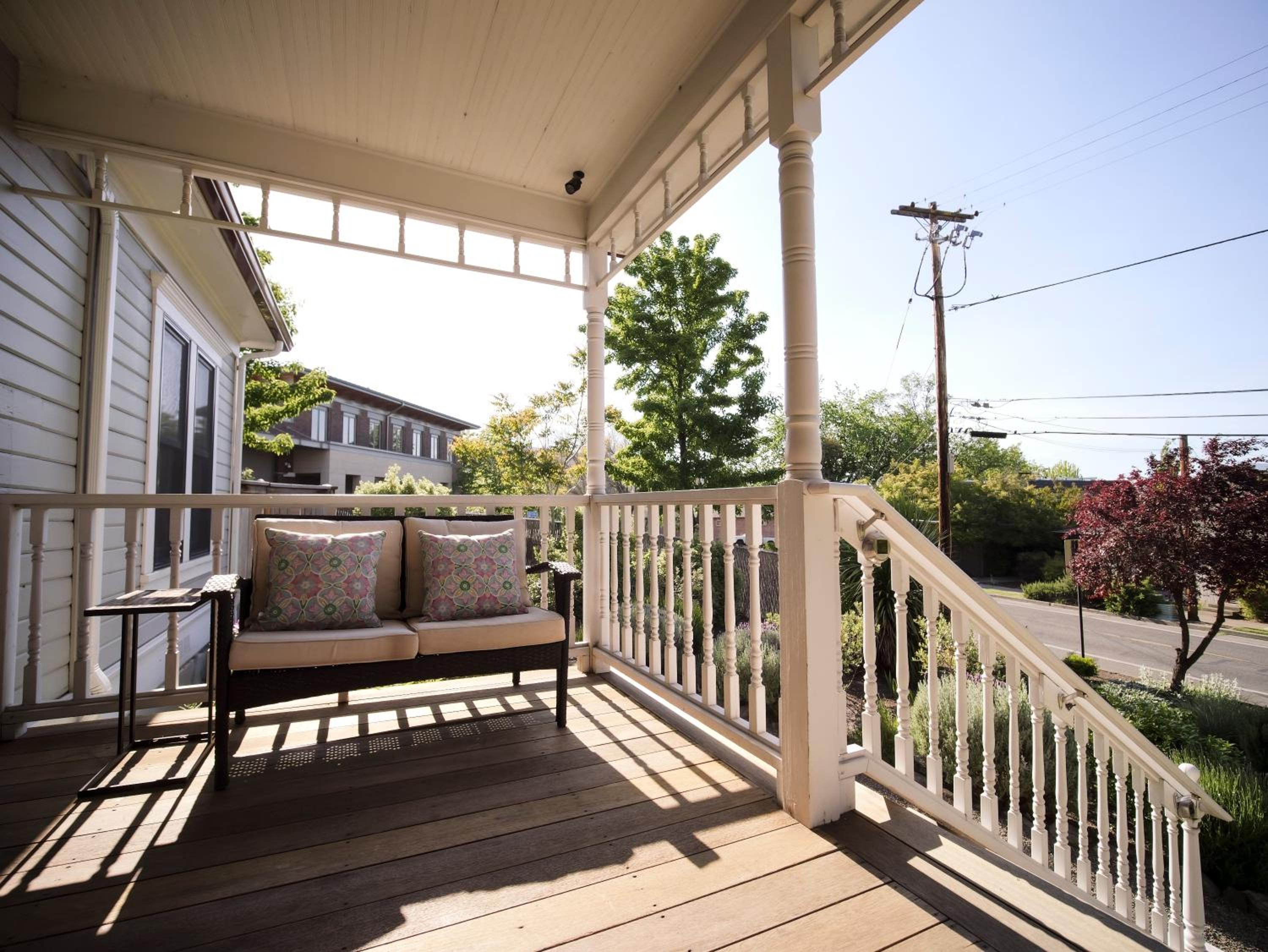 Ashland Vacations - Redtail Inn - 3 Suites Sleeps Up To 12 - Property Image 13