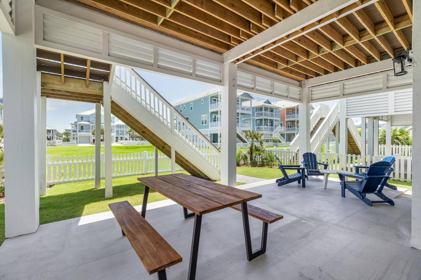 Serenity Cove Luxe 4br House W Beach Access view 4