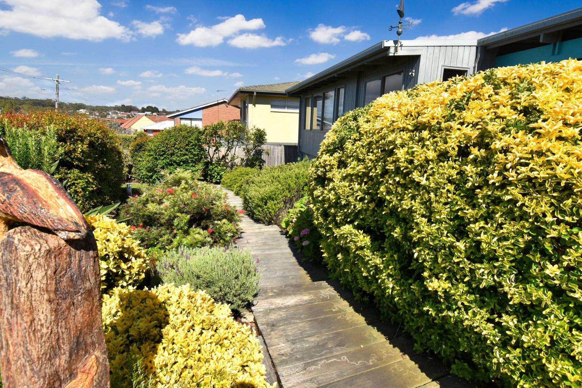 25 Scenic Drive
