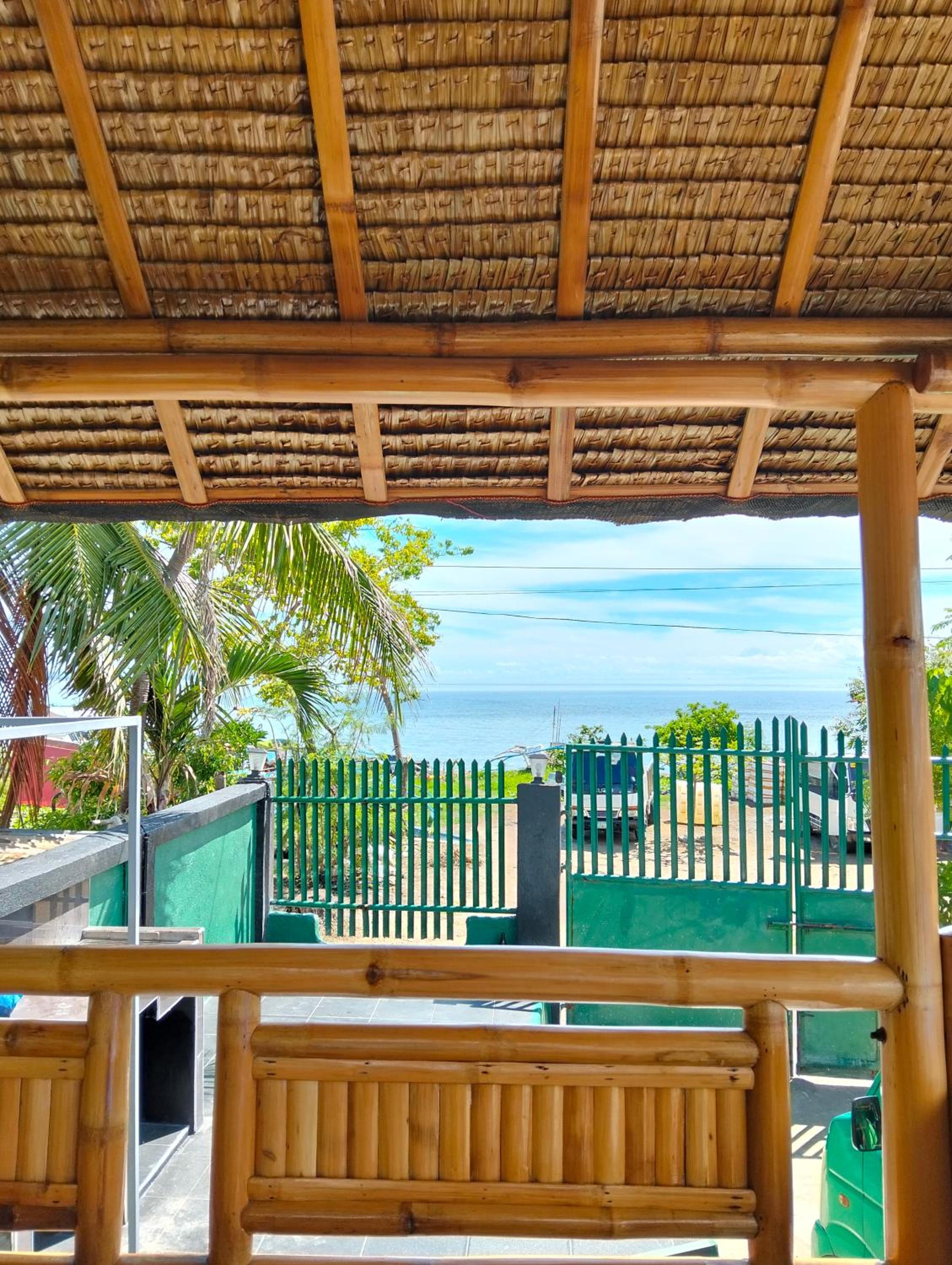 Moonlight Seaside Apartments Liloan Cebu