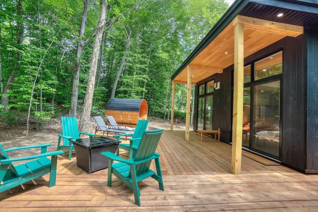 Valhalla Tremblant Cabin Retreat-Your Haven Awaits!