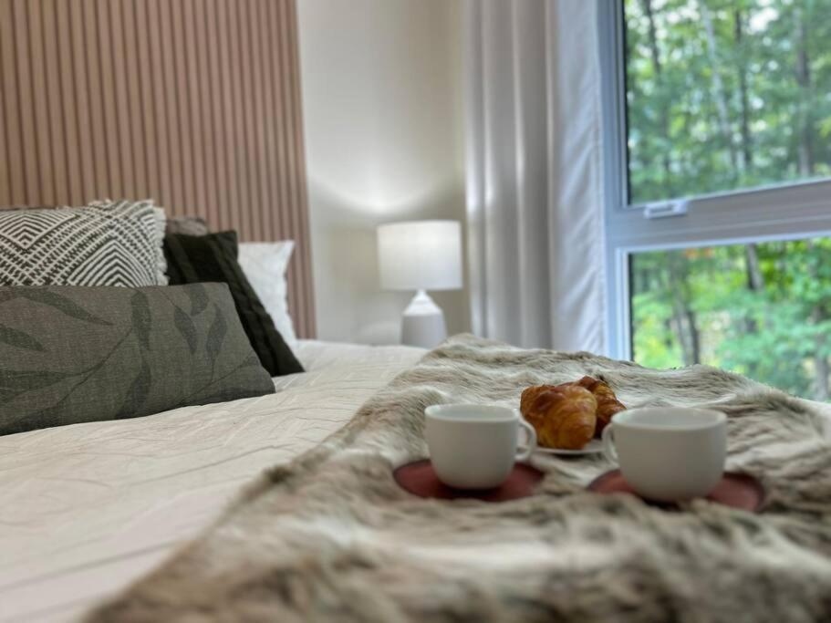 Valhalla Tremblant Cabin Retreat-Your Haven Awaits!