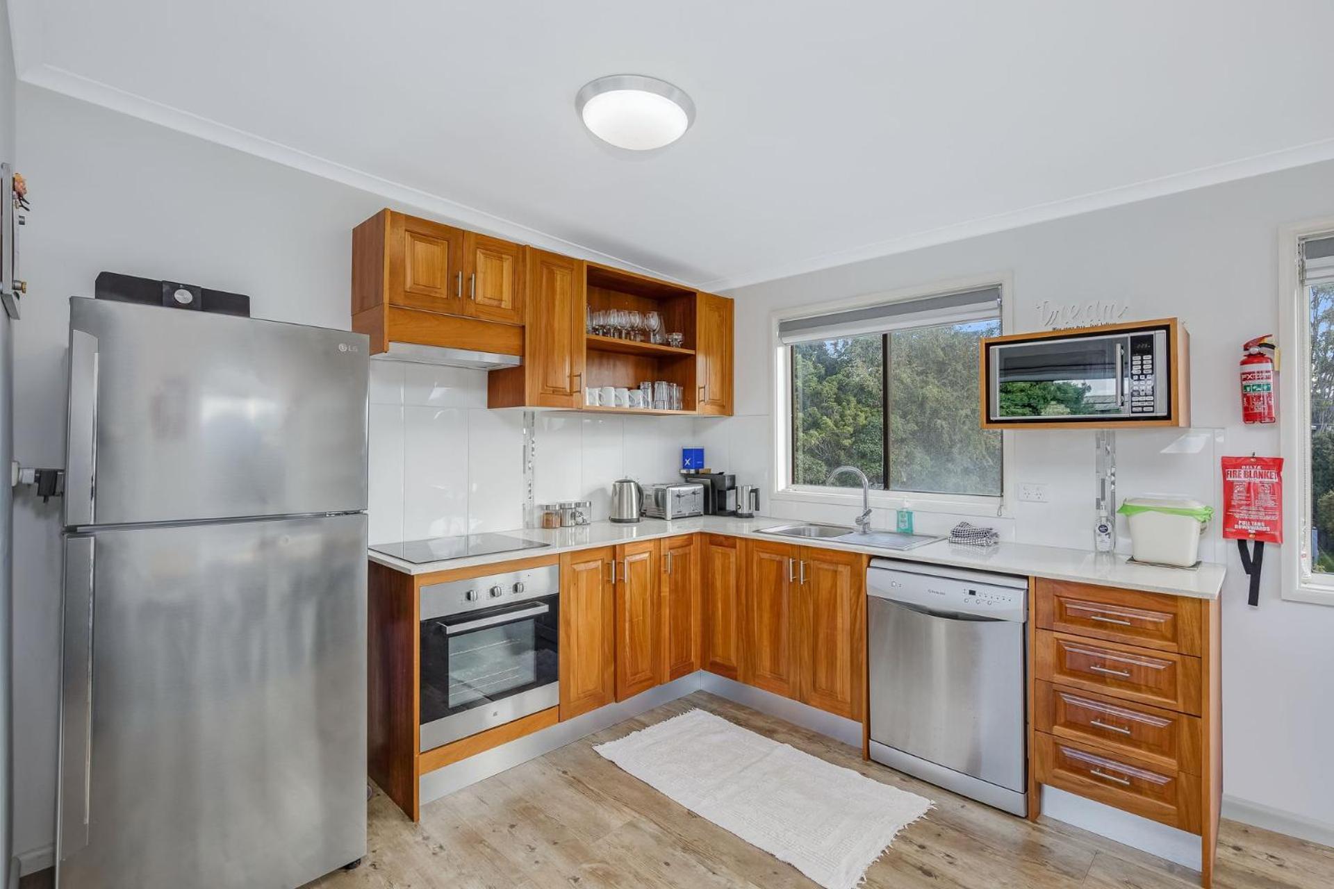 8 Lakeview Drive