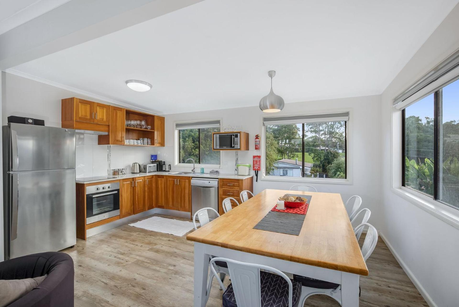 8 Lakeview Drive