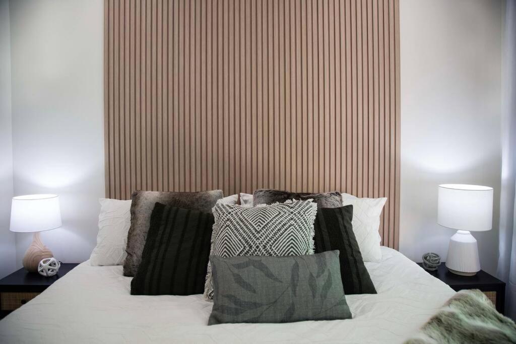 Valhalla Tremblant Cabin Retreat-Your Haven Awaits!