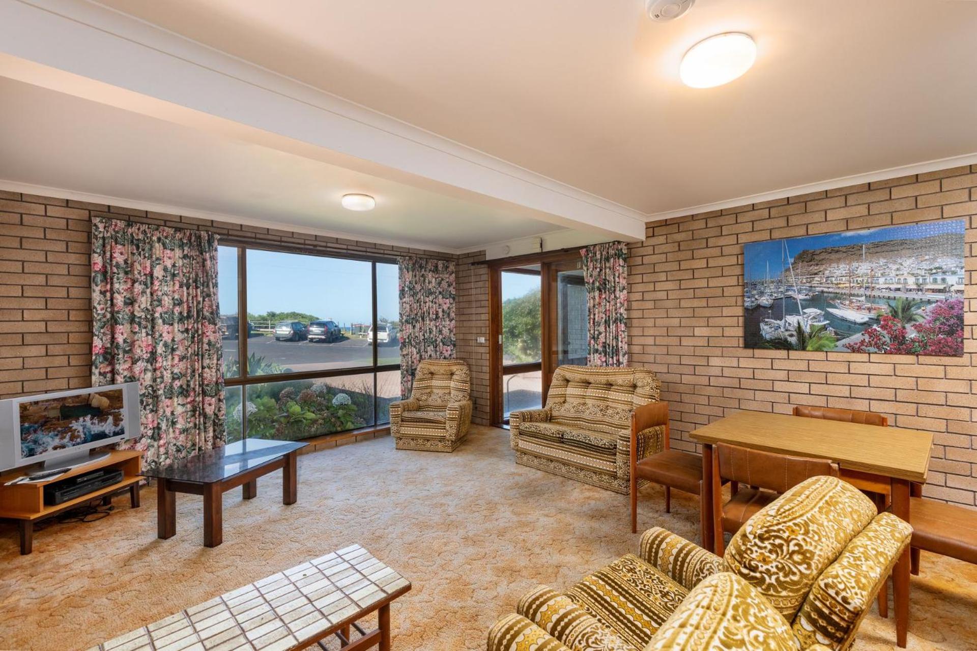 35 Scenic Drive