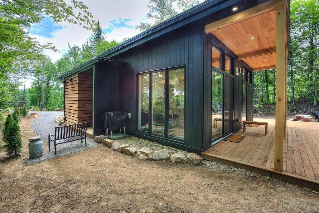 Valhalla Tremblant Cabin Retreat-Your Haven Awaits!