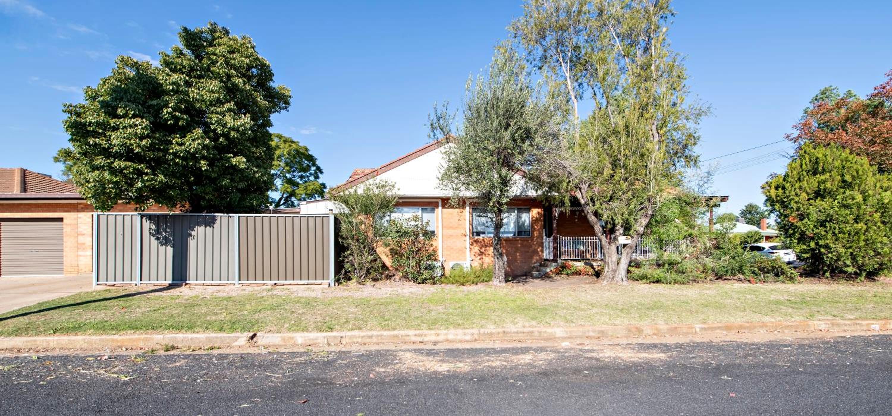Rosewood Cottage - Stroll to Central, Cosy Escape