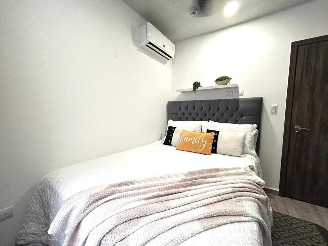 Elegante condominio En Residenza Con vista al Merendon view 3