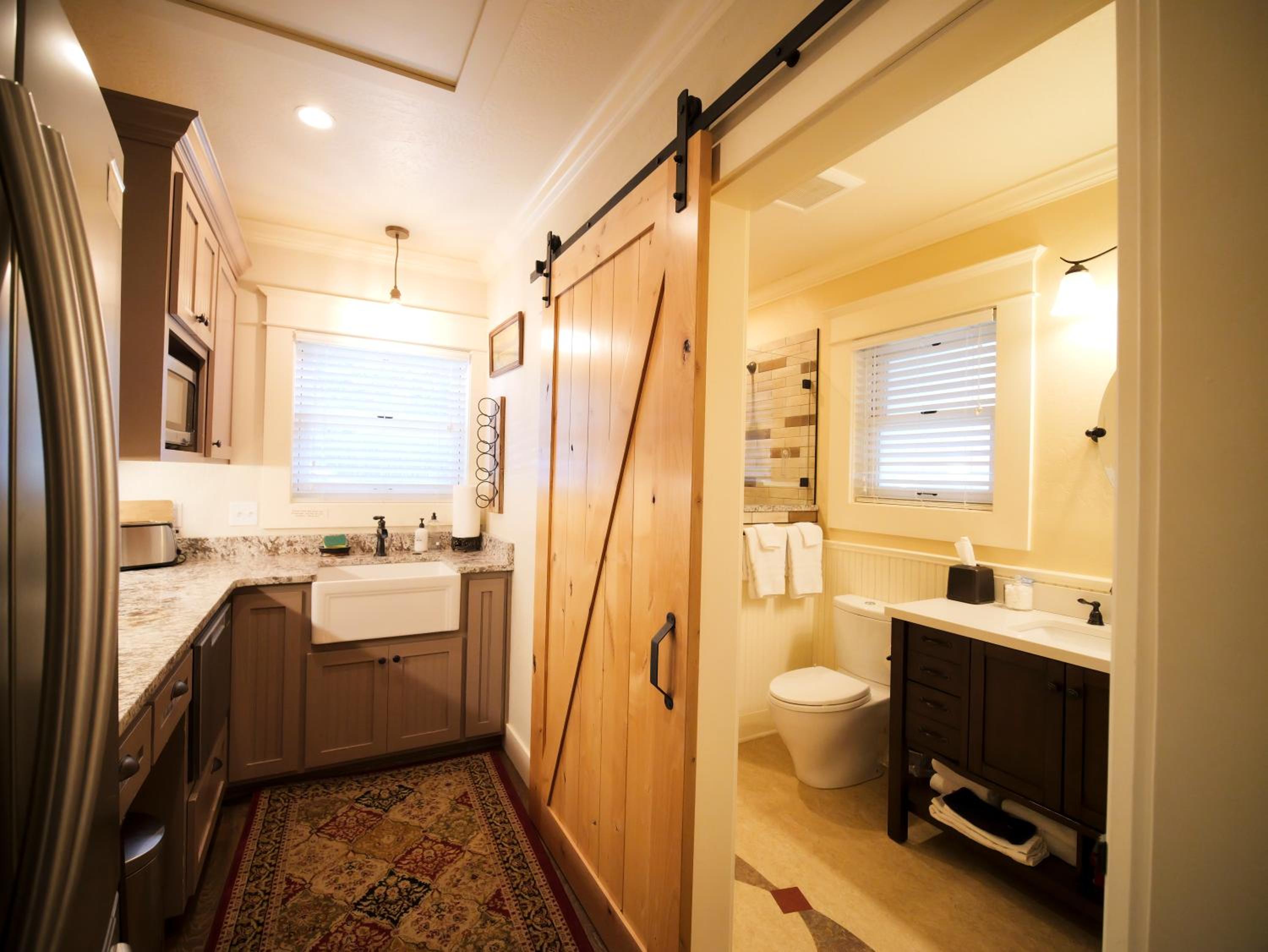 Ashland Vacations - Redtail Inn - 3 Suites Sleeps Up To 12 - Property Image 19