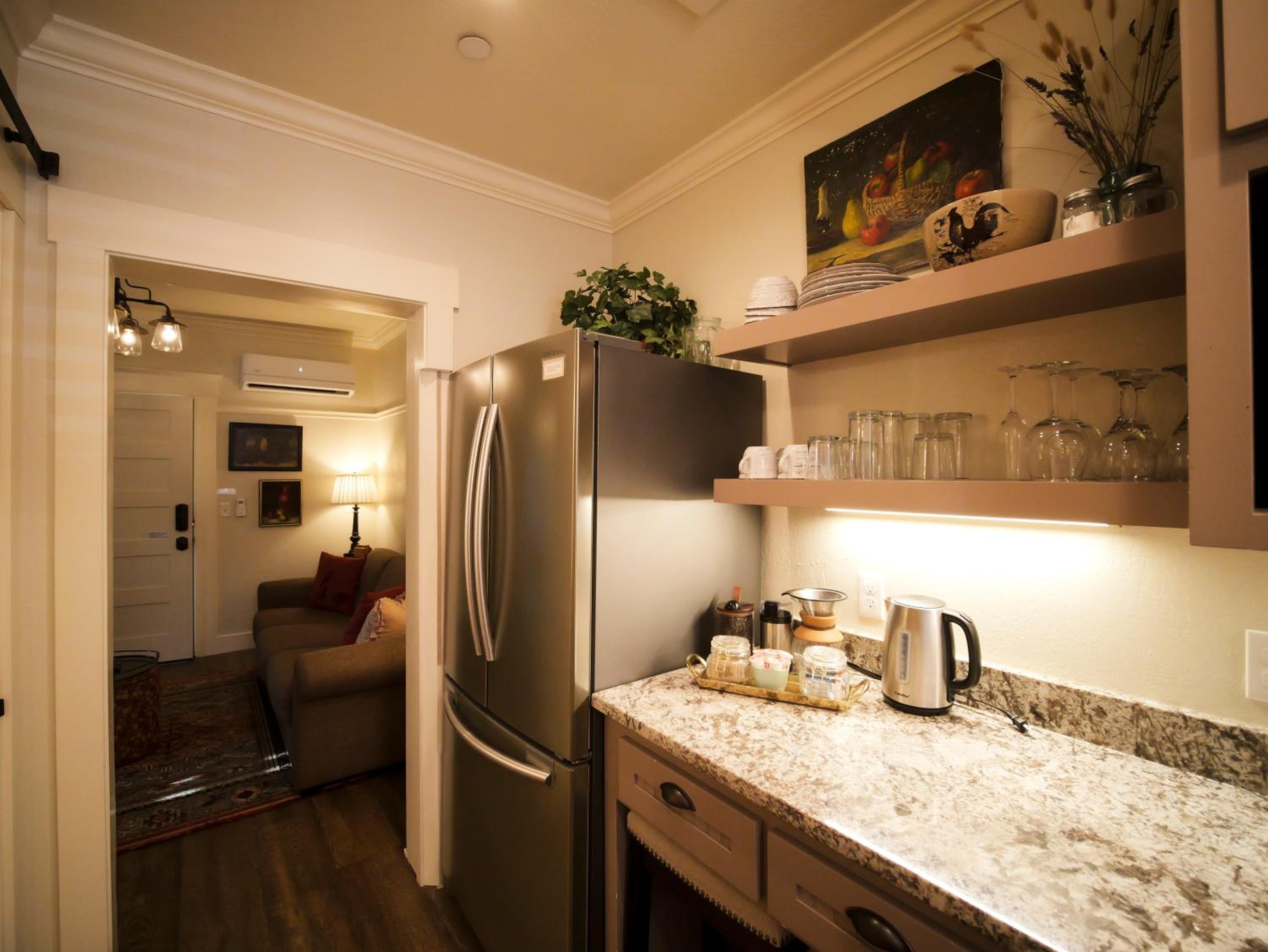 Ashland Vacations - Redtail Inn - 3 Suites Sleeps Up To 12 - Property Image 21