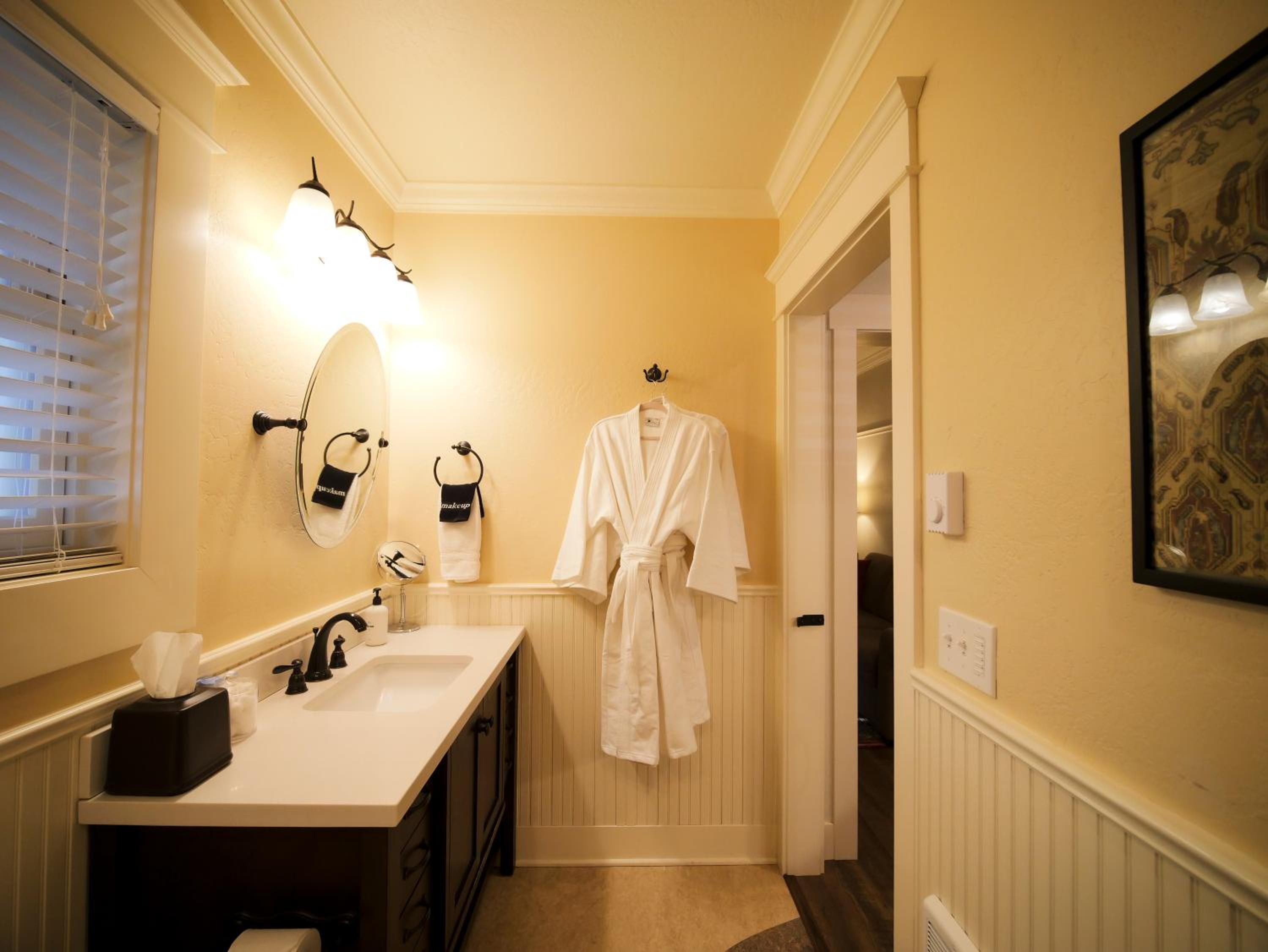 Ashland Vacations - Redtail Inn - 3 Suites Sleeps Up To 12 - Property Image 77
