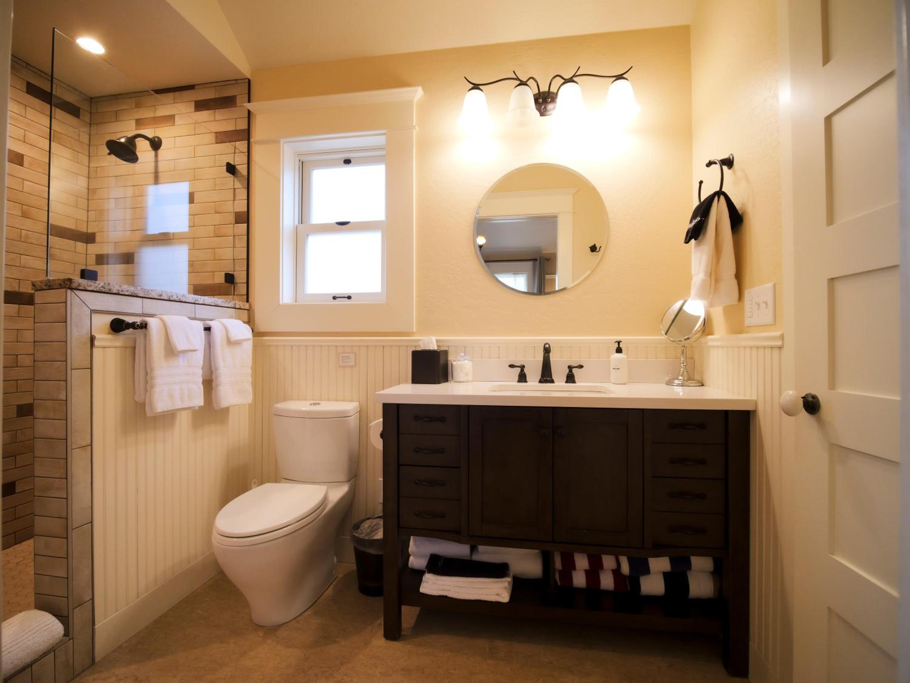 Ashland Vacations - Redtail Inn - 3 Suites Sleeps Up To 12 - Property Image 85