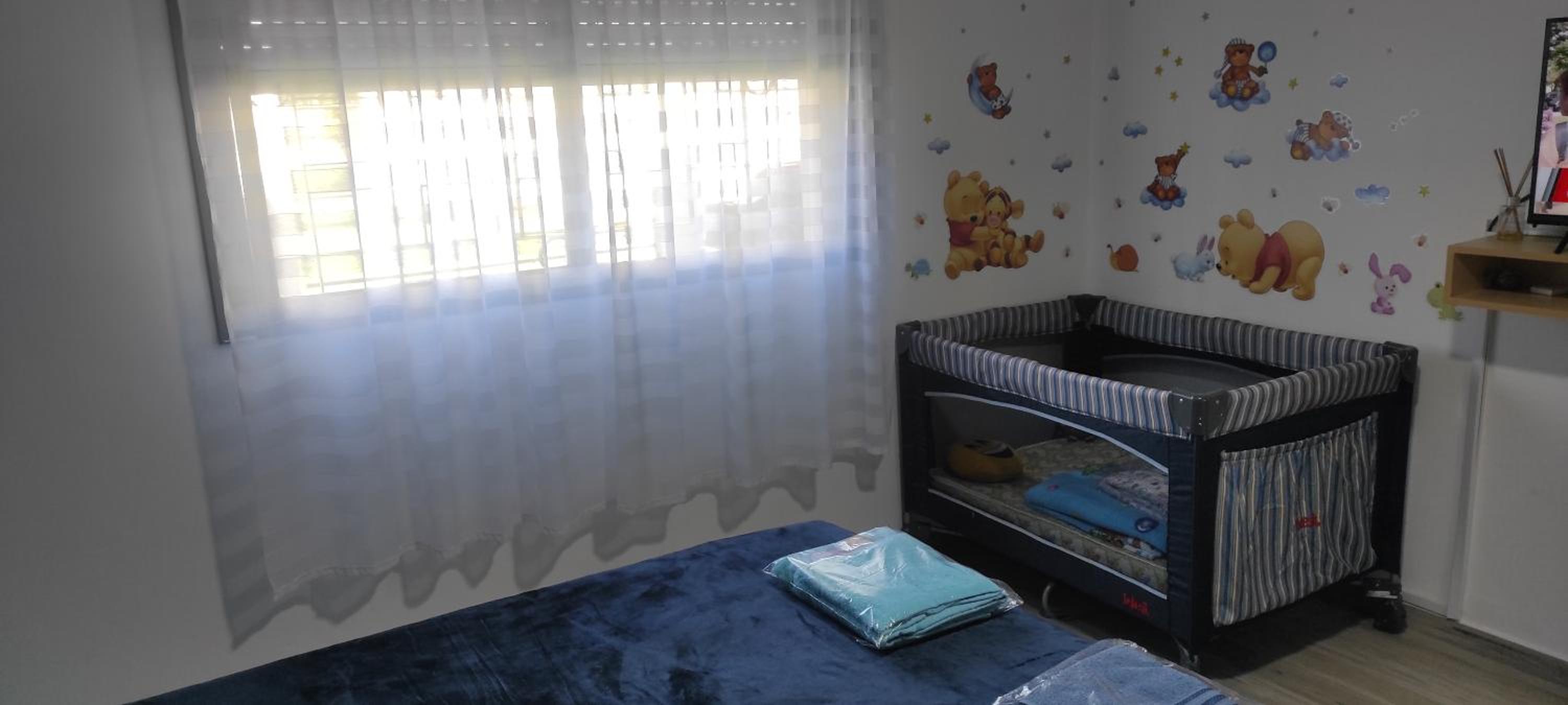 Casa con pileta a 21 minutos de aeropuerto de Ezeiza tranfer opcional las 24 horas amplio parque para mascotas