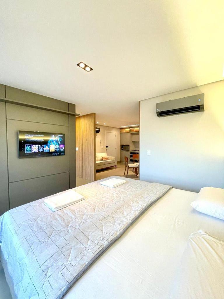 Um Luxo de Vista, Lindo Closet e Móveis Assinados