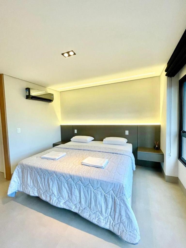 Um Luxo de Vista, Lindo Closet e Móveis Assinados