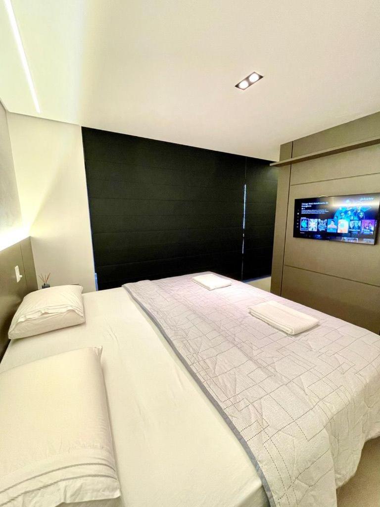 Um Luxo de Vista, Lindo Closet e Móveis Assinados