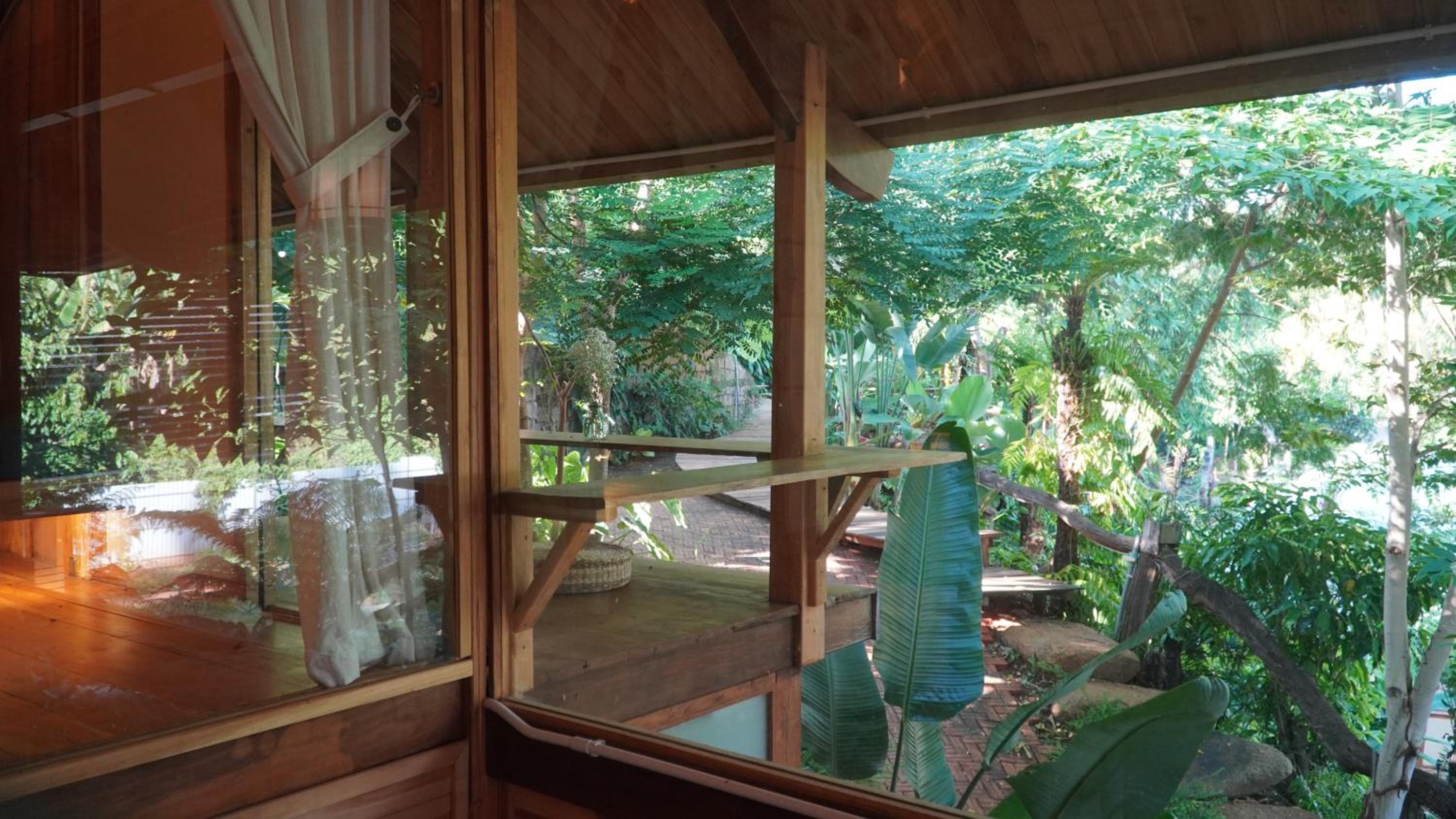 Harmony Botanical Garden Stay - 300 Plant Species, Natural Stream and Small Pool