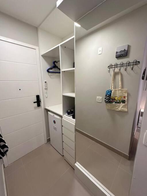 Studio Novíssimo na Praia de Botafogo todo completo