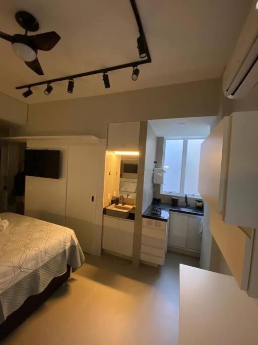 Studio Novíssimo na Praia de Botafogo todo completo
