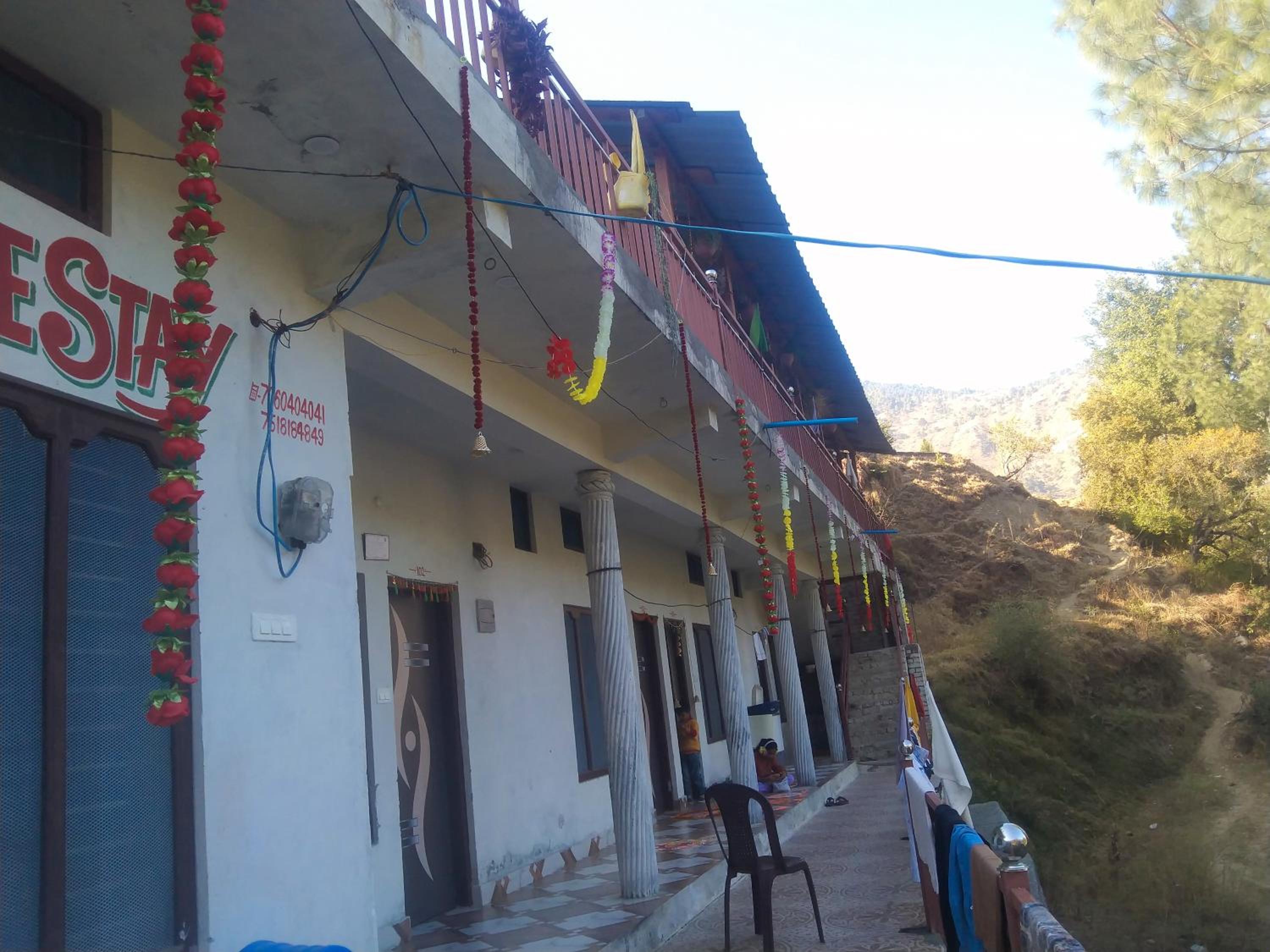 Om Som home stay hill view Yamunotri road view 2