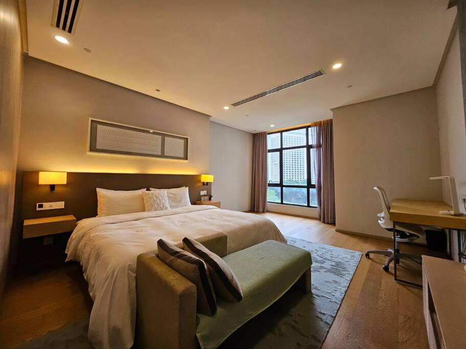 Luxurious Bathtub 2-Bedrooms Suite KLCC
